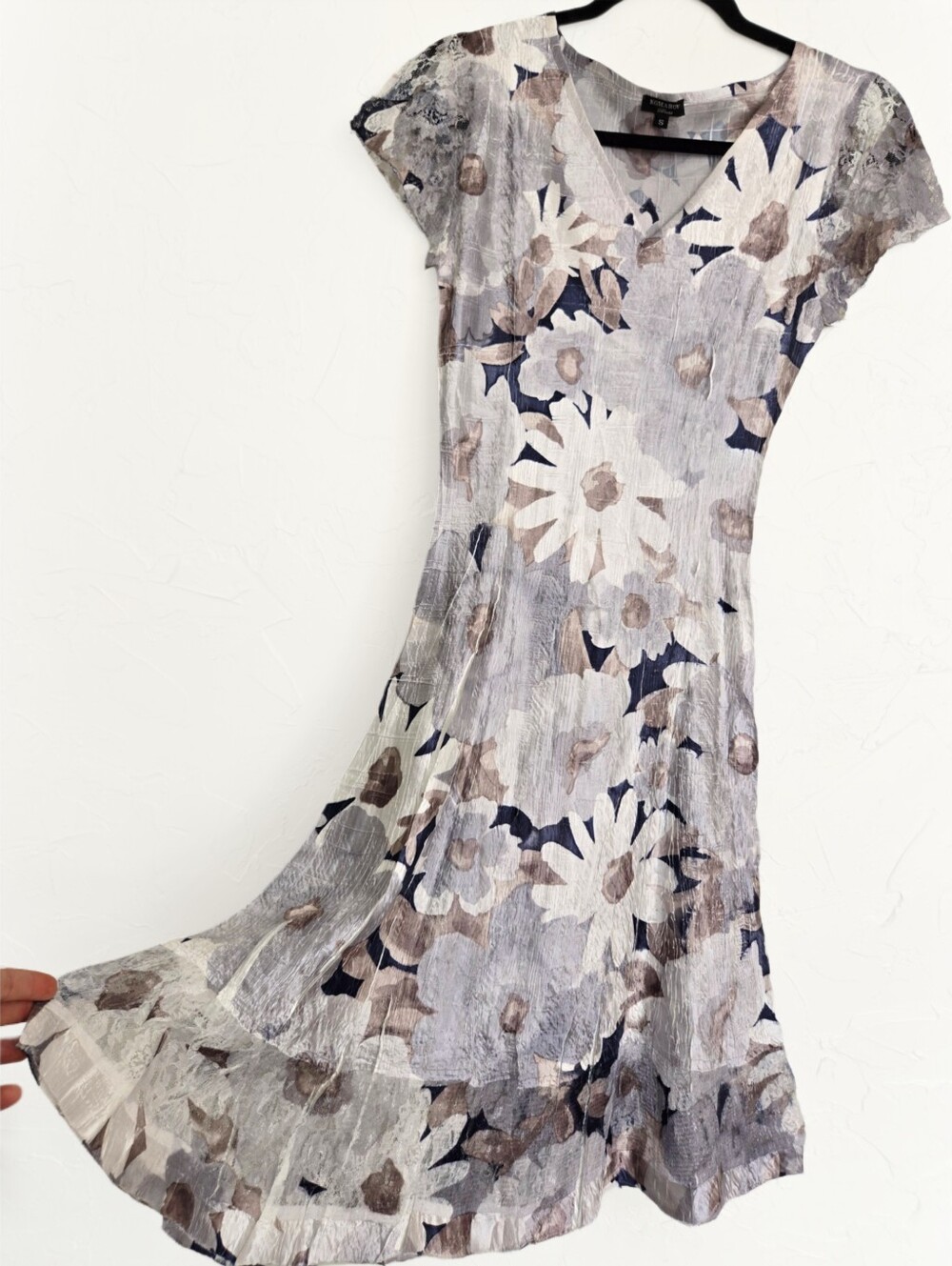 Komarov Crinkle Lace Detail Floral Silver Tan Dress, S